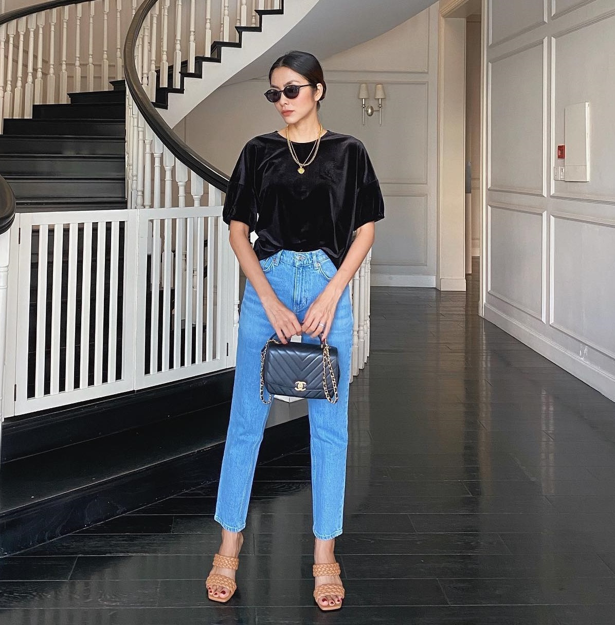 Sao Việt diện sandal với 10 kiểu trang phục để tôn dáng tối ưu - Ảnh 8. Sao Việt diện sandal với 10 kiểu trang phục để tôn dáng tối ưu - Ảnh 8.