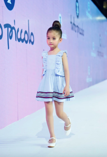 Emily Nhã Uyên giành 'Người mẫu nhí xuất sắc nhất' tại Thượng Hải - Ảnh 3. Emily Nhã Uyên giành 'Người mẫu nhí xuất sắc nhất' tại Thượng Hải - Ảnh 3.