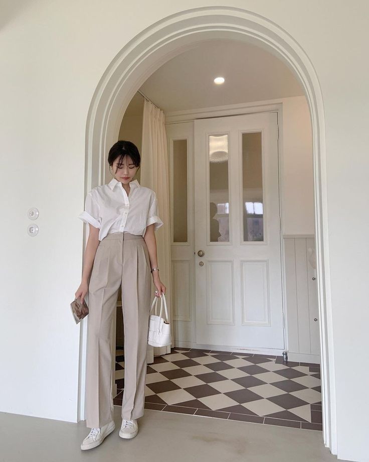 Nàng công sở xứ Hàn có 2 kiểu quần mặc đẹp, diện đi làm siêu thanh lịch lại thời trang - Ảnh 1. Nàng công sở xứ Hàn có 2 kiểu quần mặc đẹp, diện đi làm siêu thanh lịch lại thời trang - Ảnh 1.