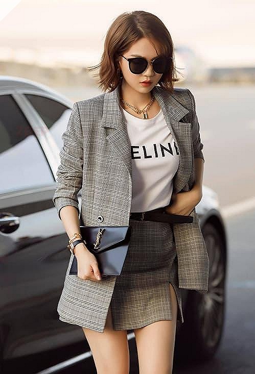 Ngọc Trinh và những lần biến sân bay thành sàn diễn thời trang - Ảnh 13. Ngọc Trinh và những lần biến sân bay thành sàn diễn thời trang - Ảnh 13.
